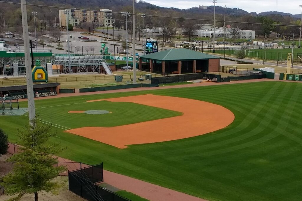 Baseball diamond with infield dirt and outfield grass